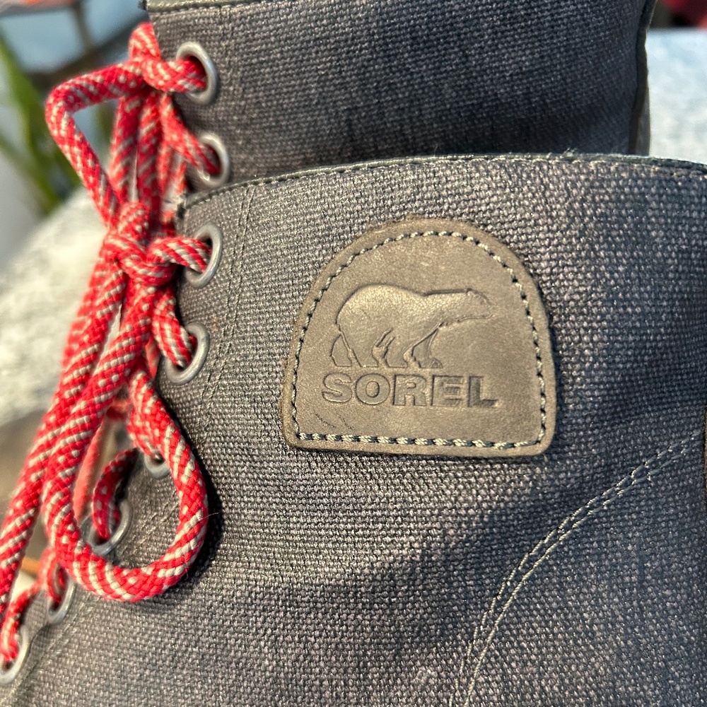 SOREL PDX Wedge Bootie Size 9, Grey, Red Laces